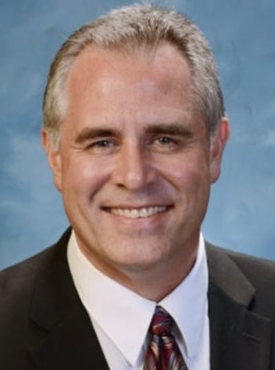 Daniel Squires headshot