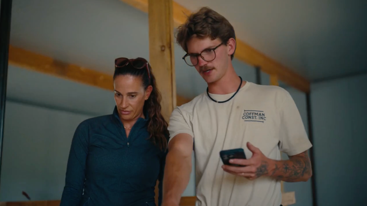 Featured Image for 6 Ways to Improve Communication on Every Job with CompanyCam